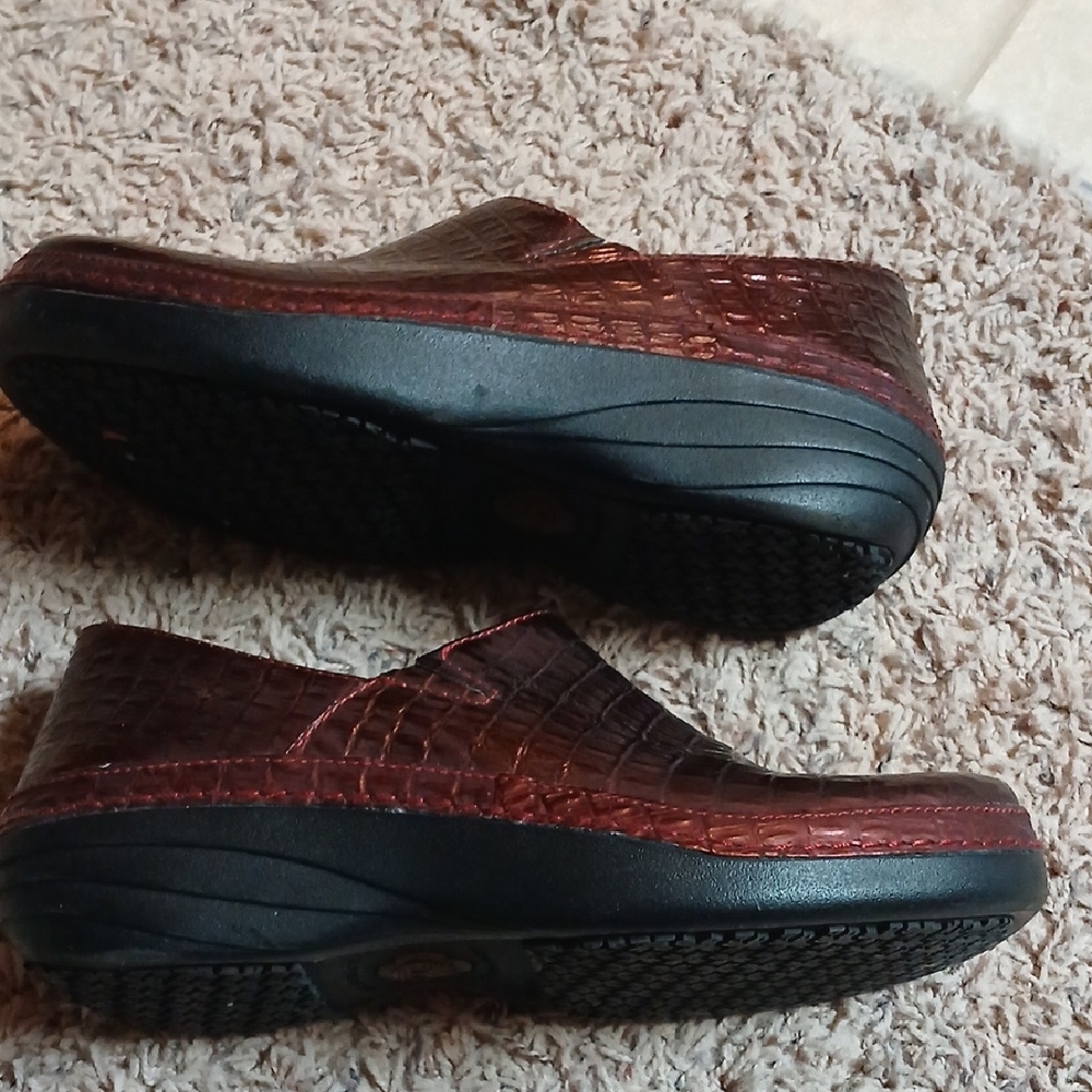 Timberland Dark Brown Textured Slip-Ons - Picture 6 of 9